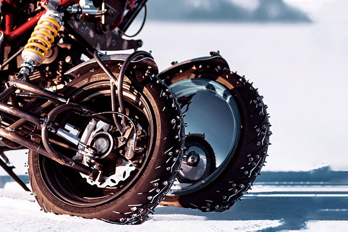 [Imagem: Ducati-Hypermotard-%E2%80%9CYondu%E2%80%...utti-2.jpg]