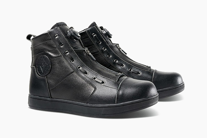 Best Shoes For Motorcycle Riding - Buy and Slay